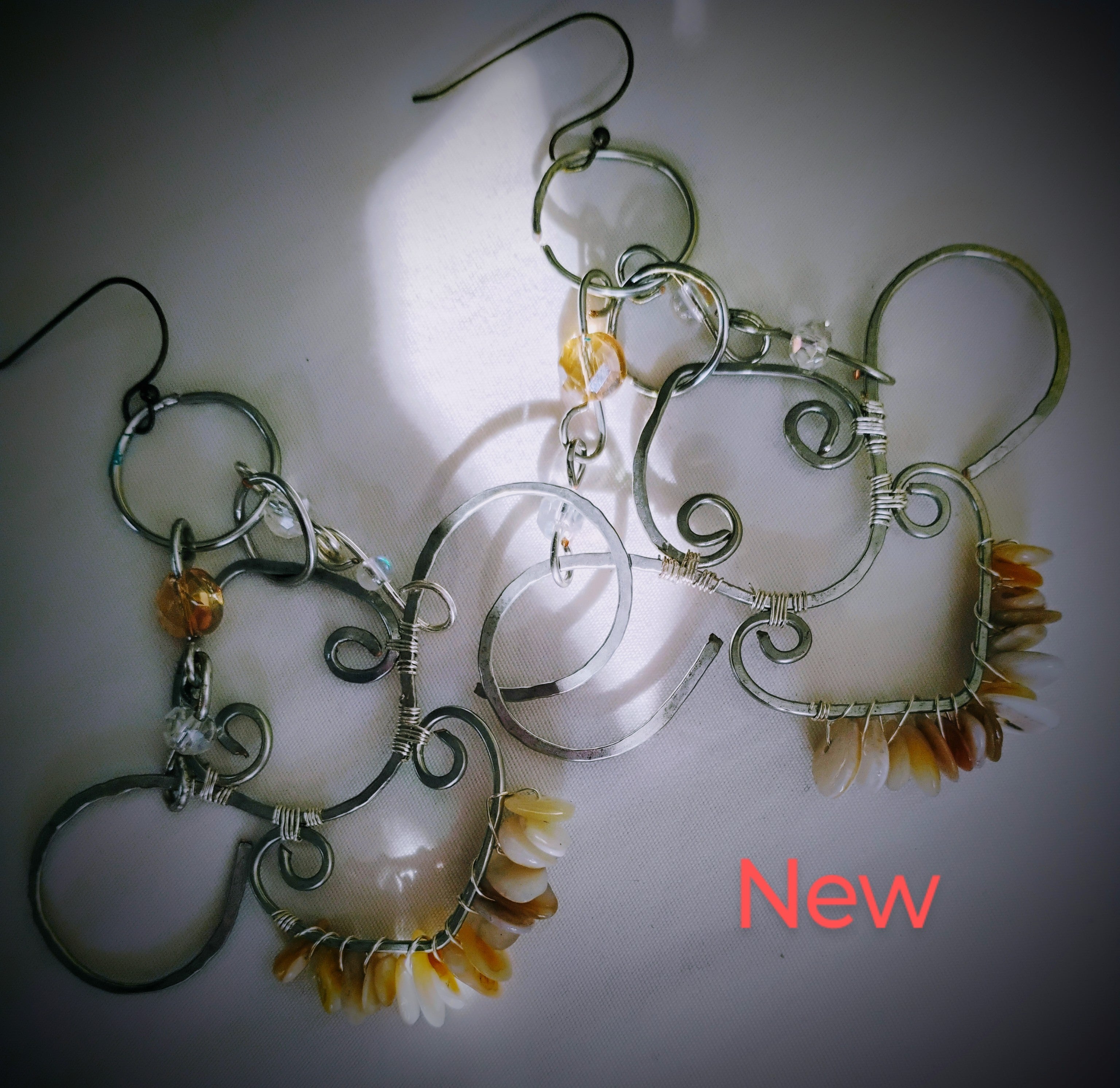 Women's handmade sea shell and copper wire dangle earrings | Recycled copper eco friendly jewelry