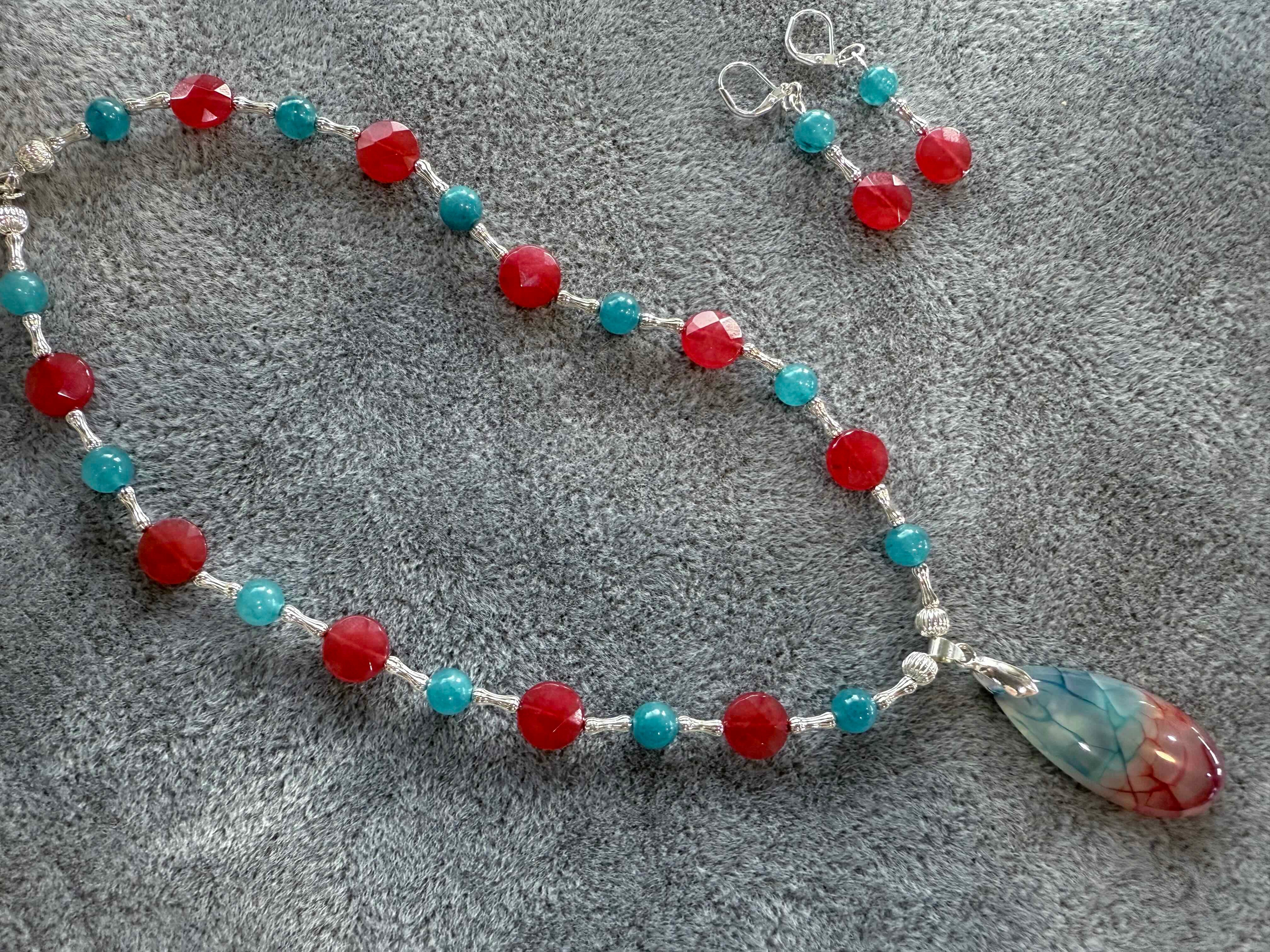 103  Agate Pendant Necklace And Earring Set