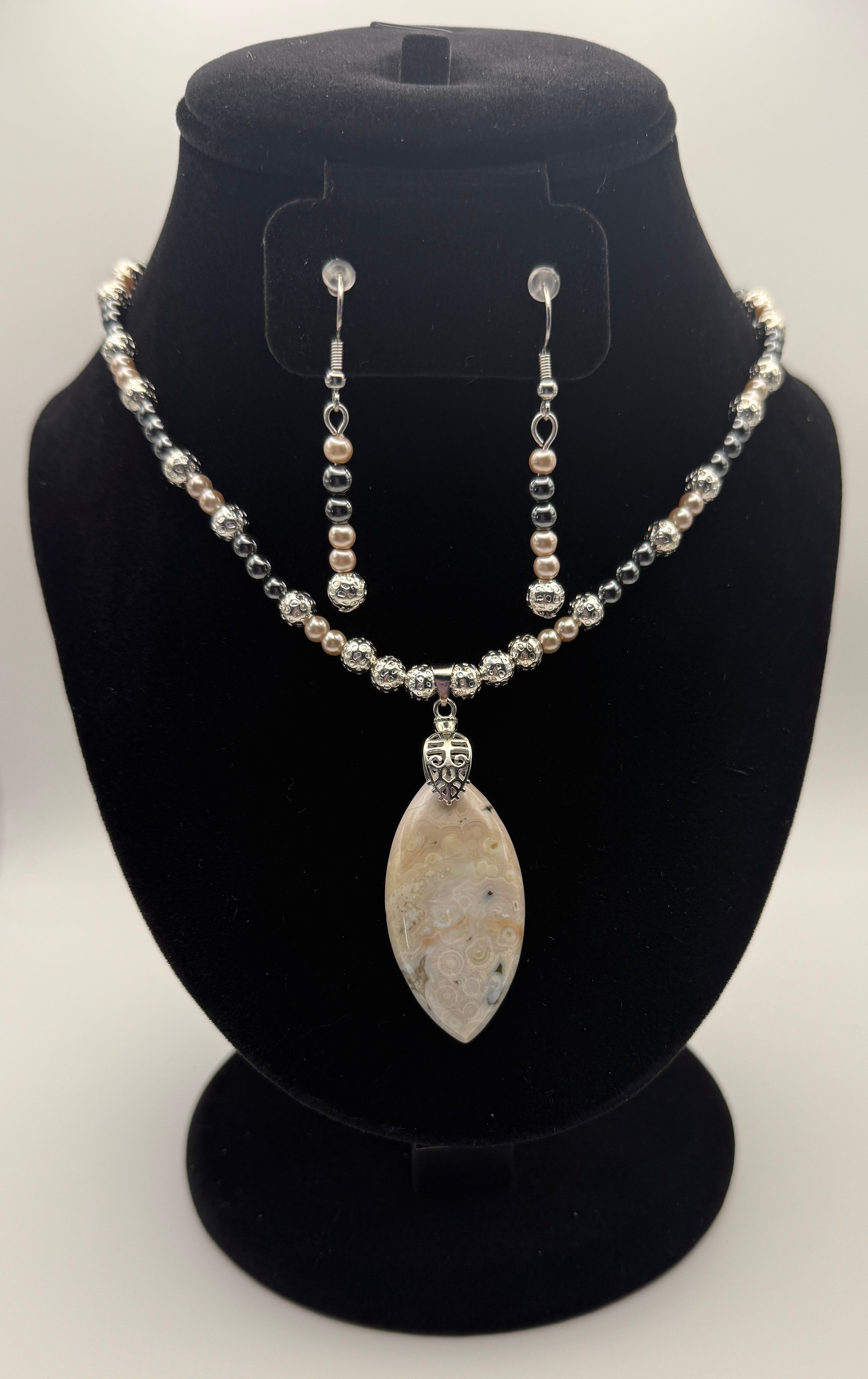 106Jasper Pendant Necklace and Earring Set