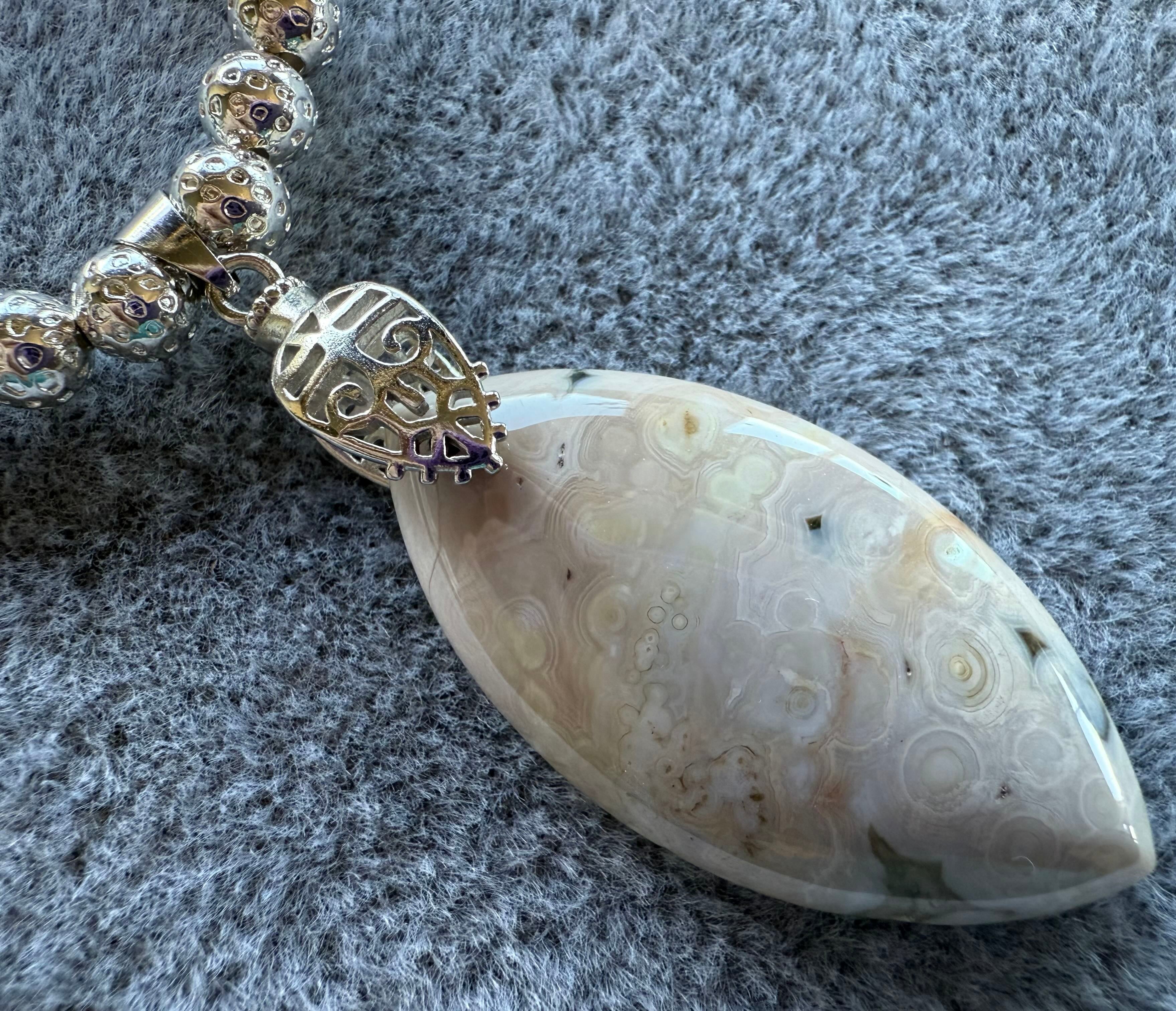 106Jasper Pendant Necklace and Earring Set