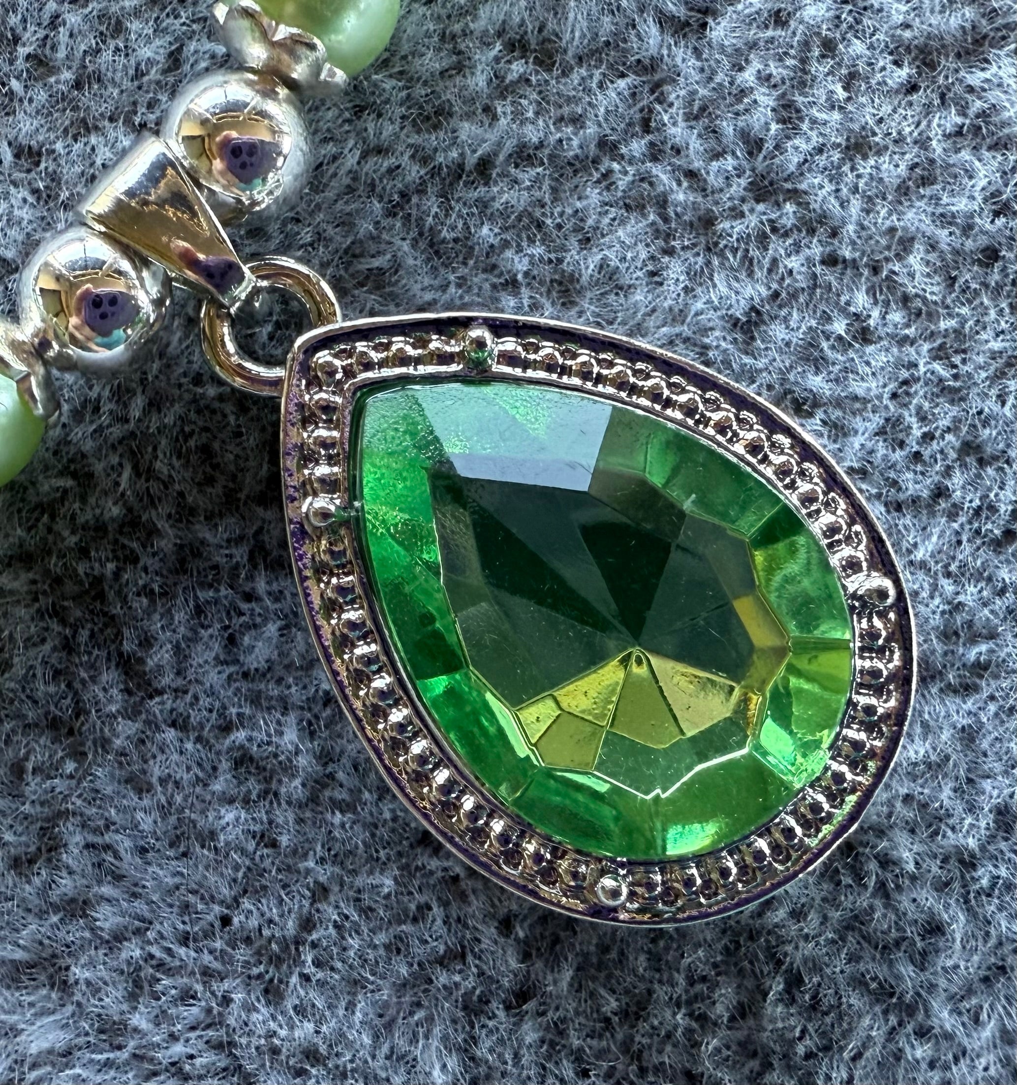 109  Green Emerald Pendant Necklace and Earring Set