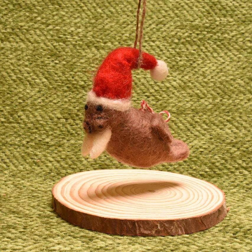 Wang Puppy Fluffy House | Sloth & Christmas