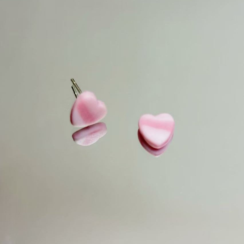 Flowing Clouds by the Ears