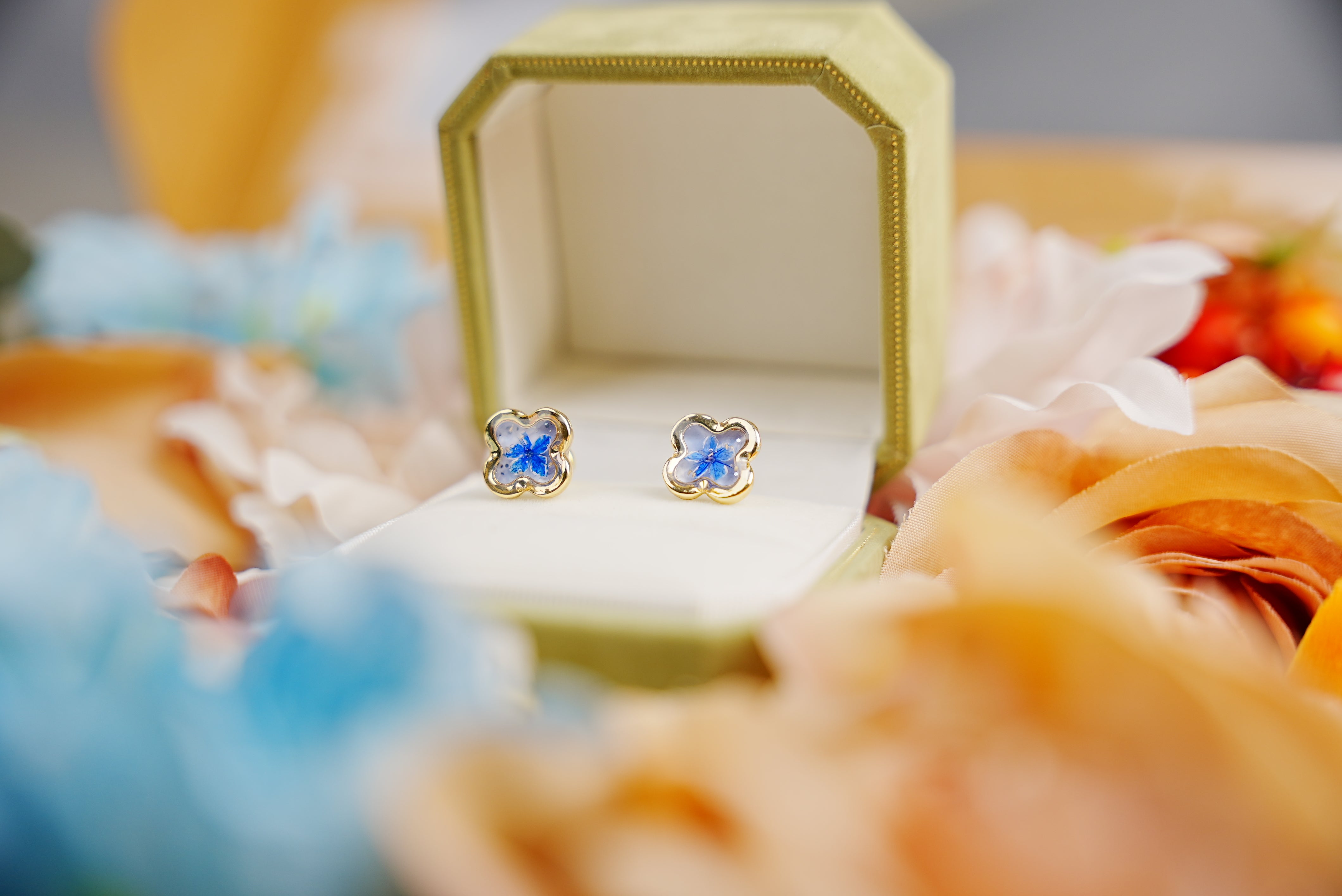 Fresh Flower Ear Studs: Elegant Floral Jewelry