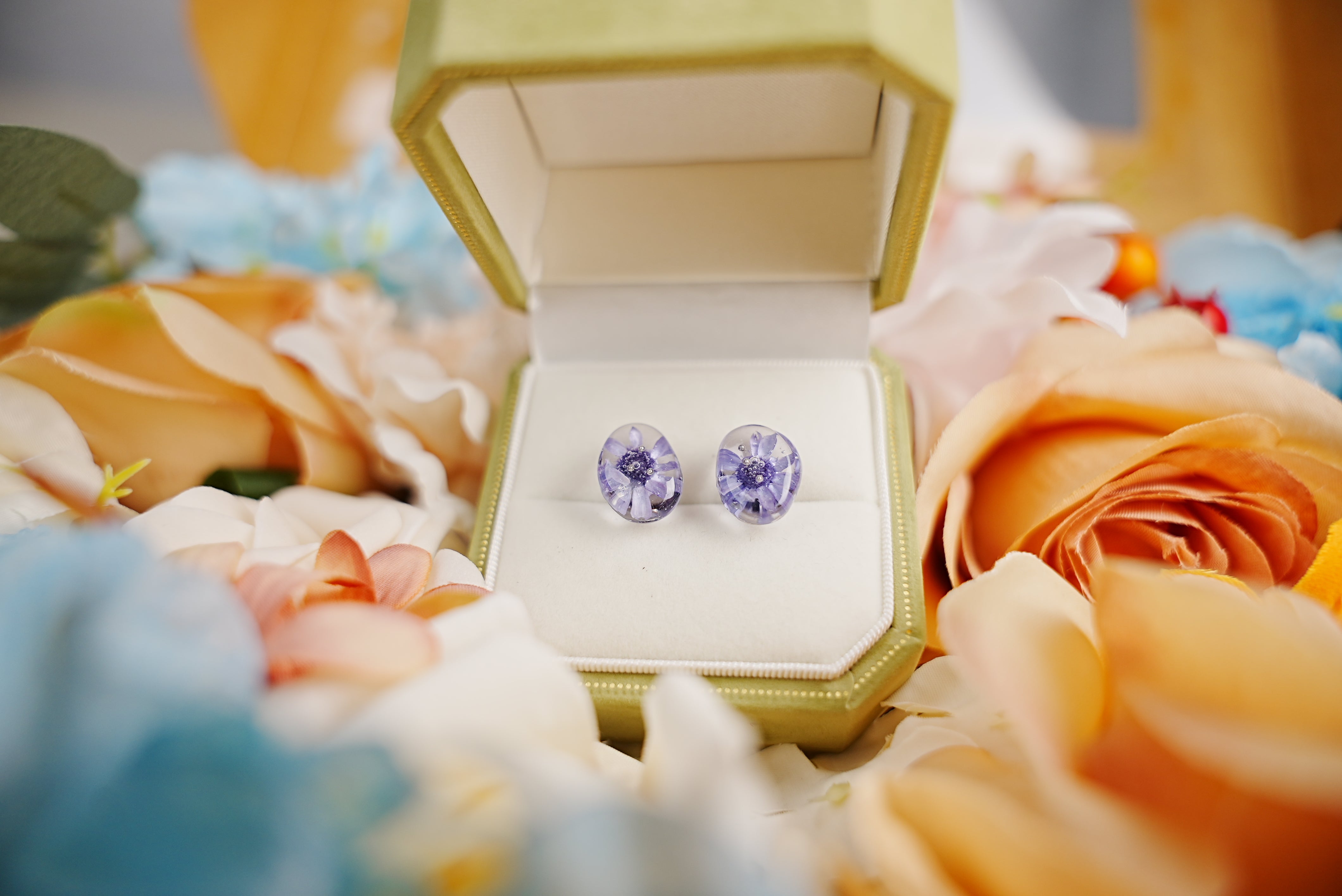 Fresh Flower Ear Studs: Elegant Floral Jewelry