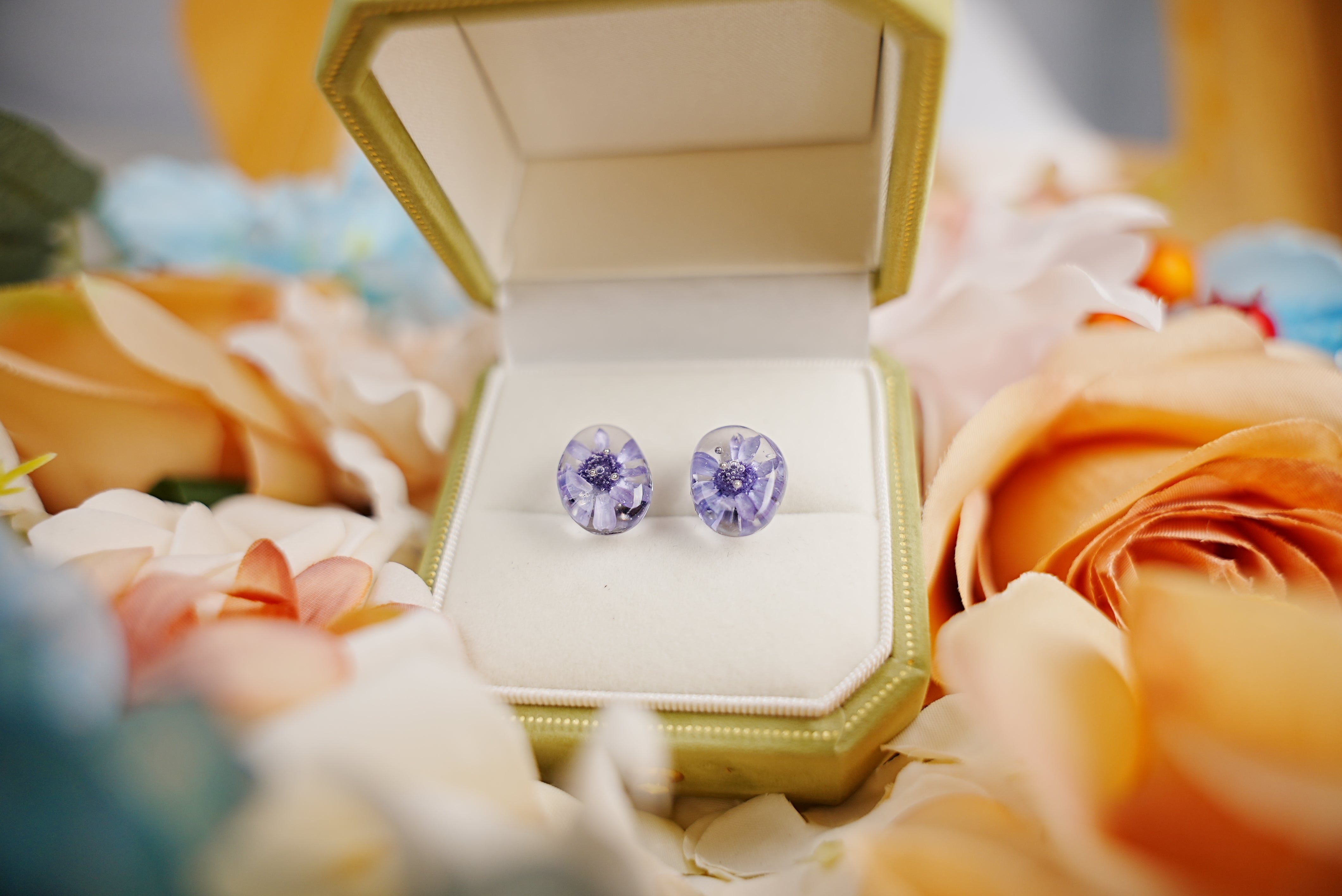 Fresh Flower Ear Studs: Elegant Floral Jewelry