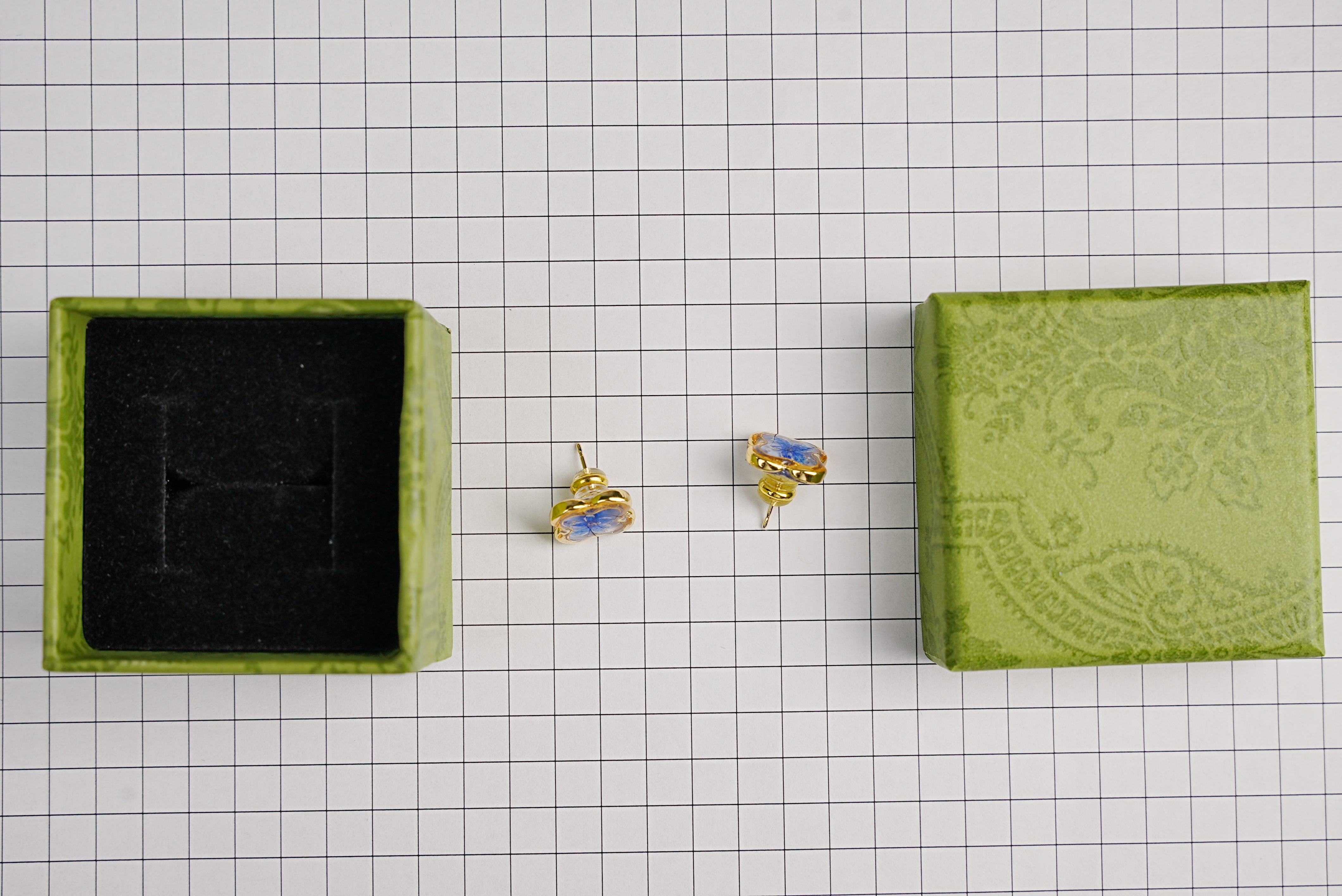 Fresh Flower Ear Studs: Elegant Floral Jewelry