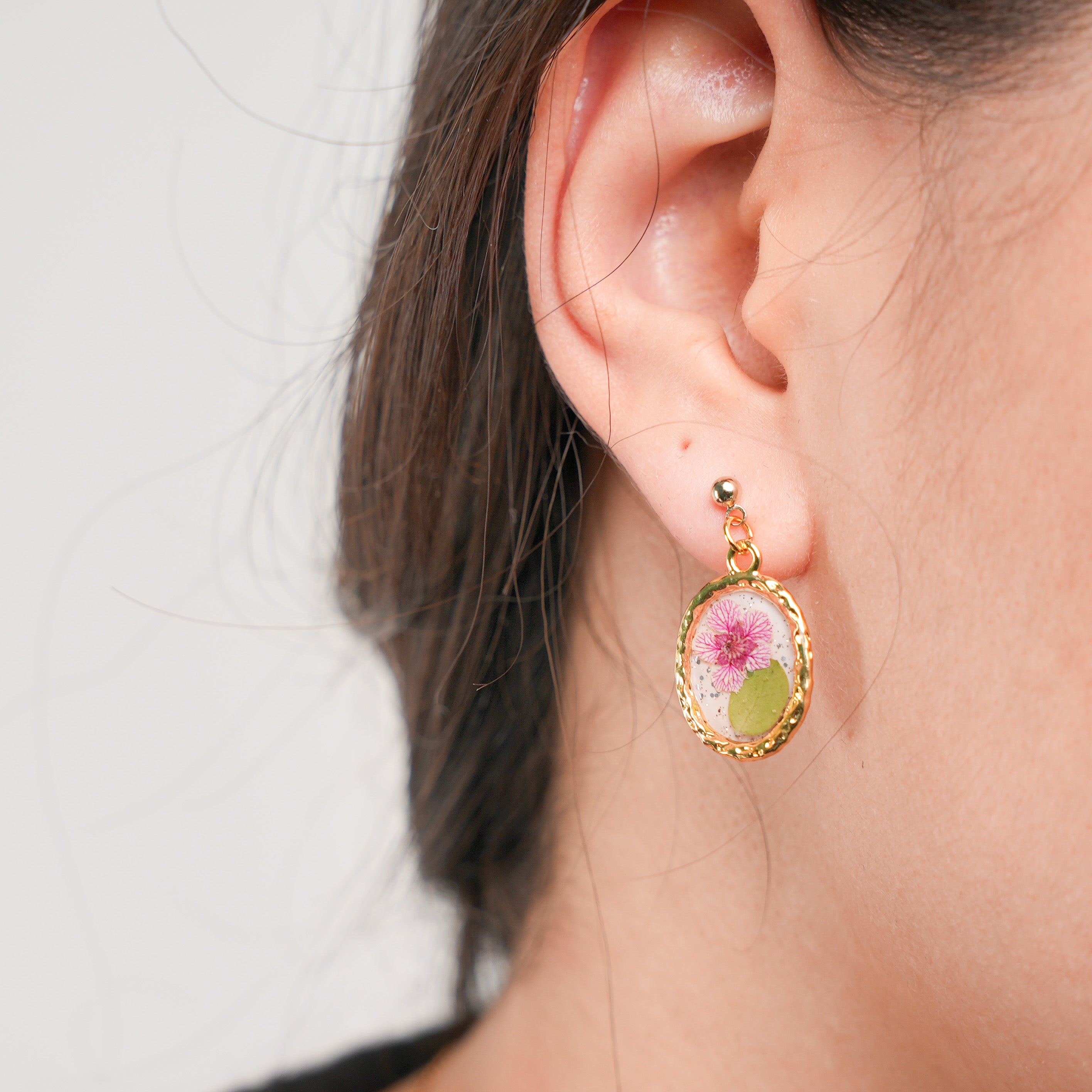 Fresh Flower Ear Studs: Elegant Floral Jewelry