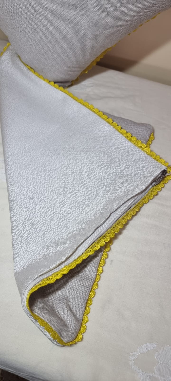 Handmade cushion cover - Embroidered