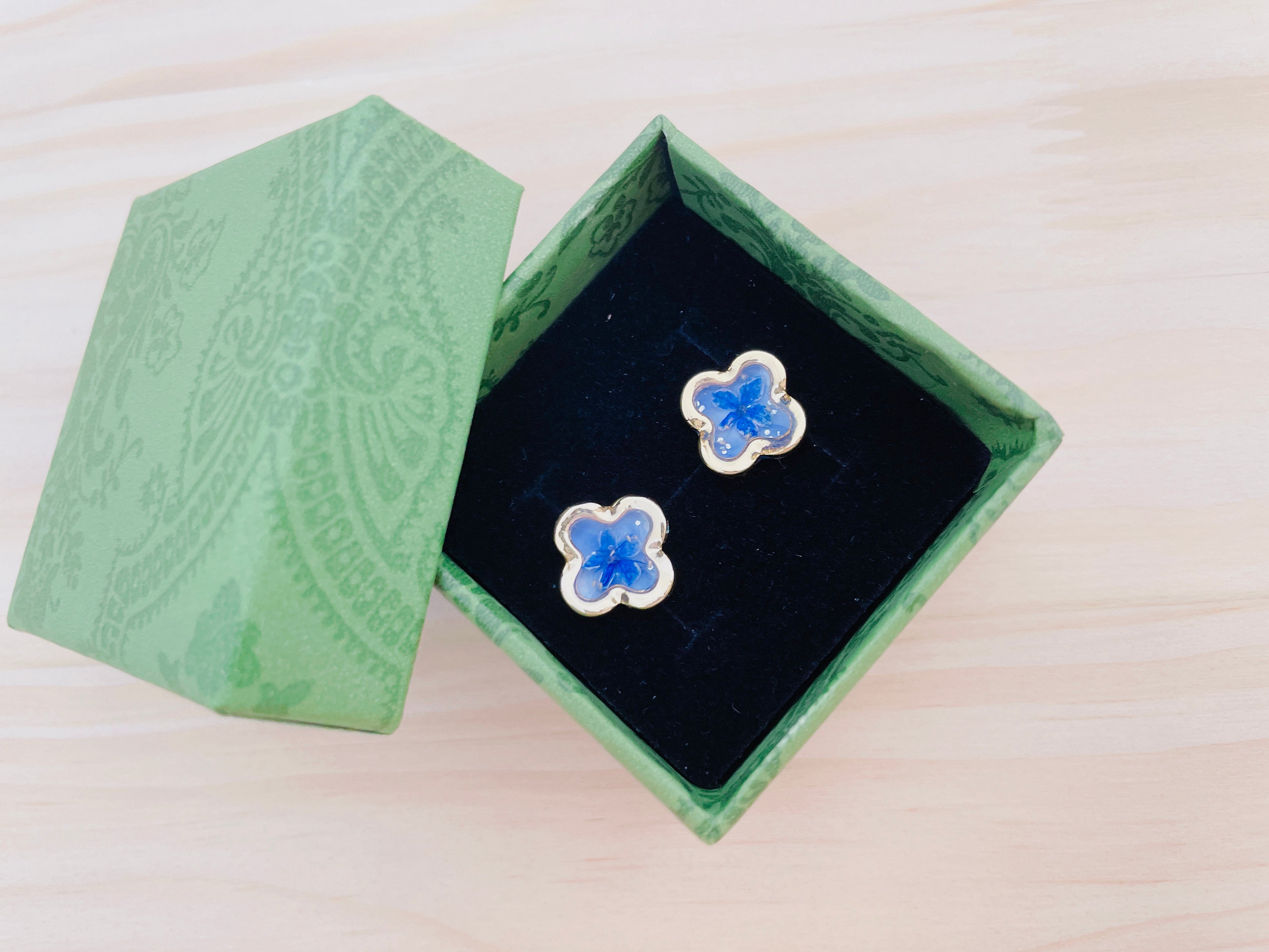 Fresh Flower Ear Studs: Elegant Floral Jewelry