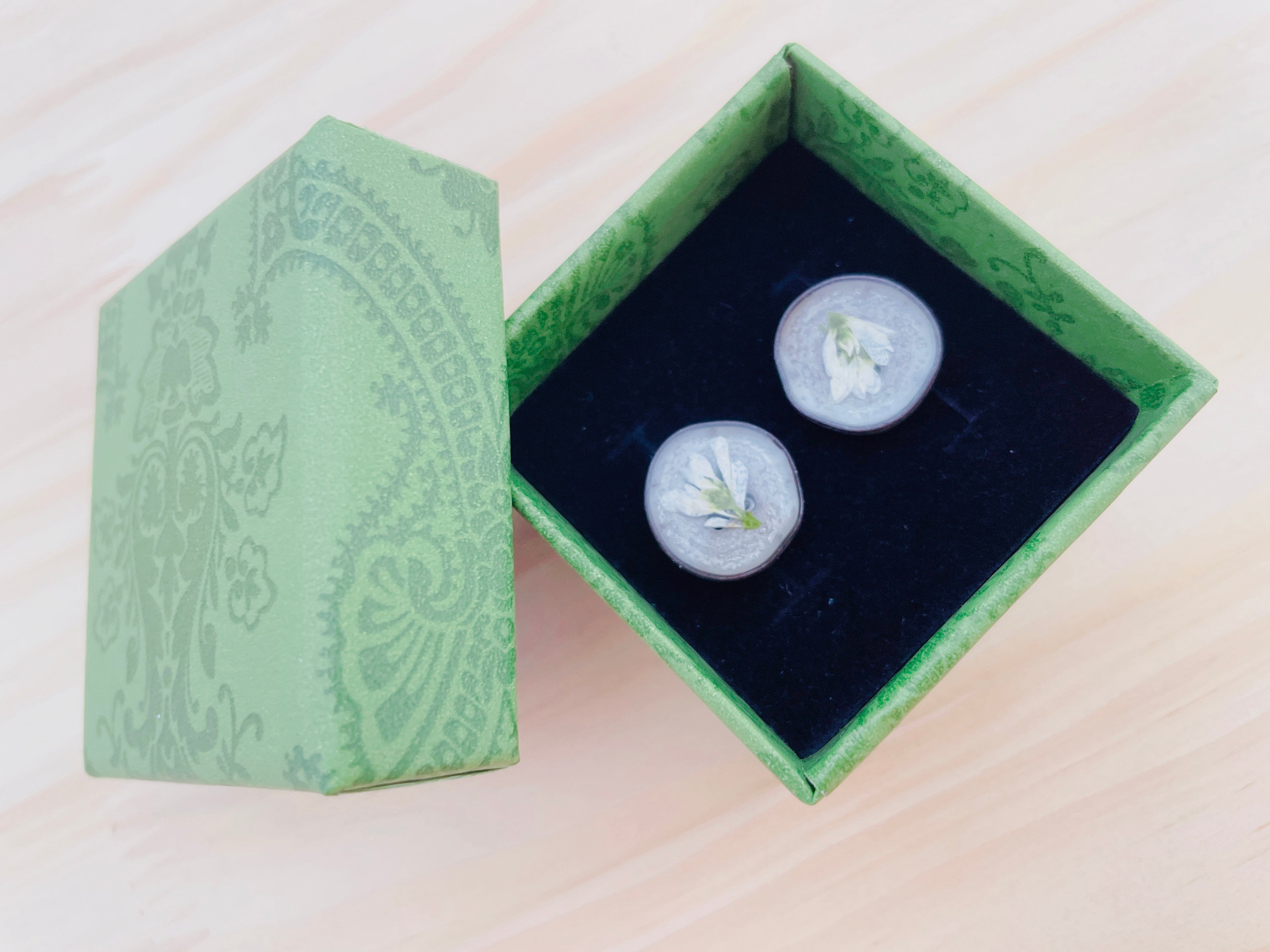 Fresh Flower Ear Studs: Elegant Floral Jewelry