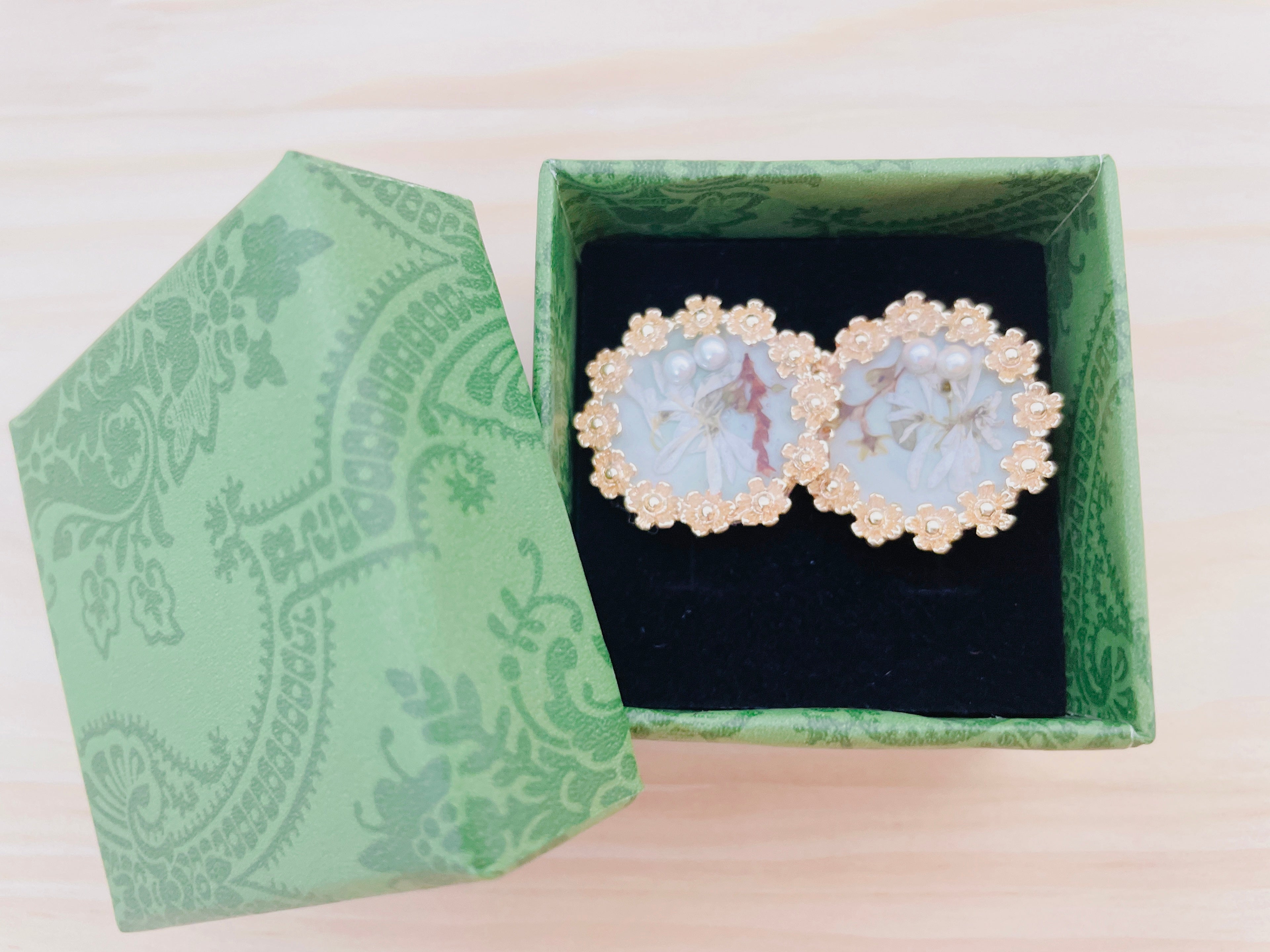 Fresh Flower Ear Studs: Elegant Floral Jewelry