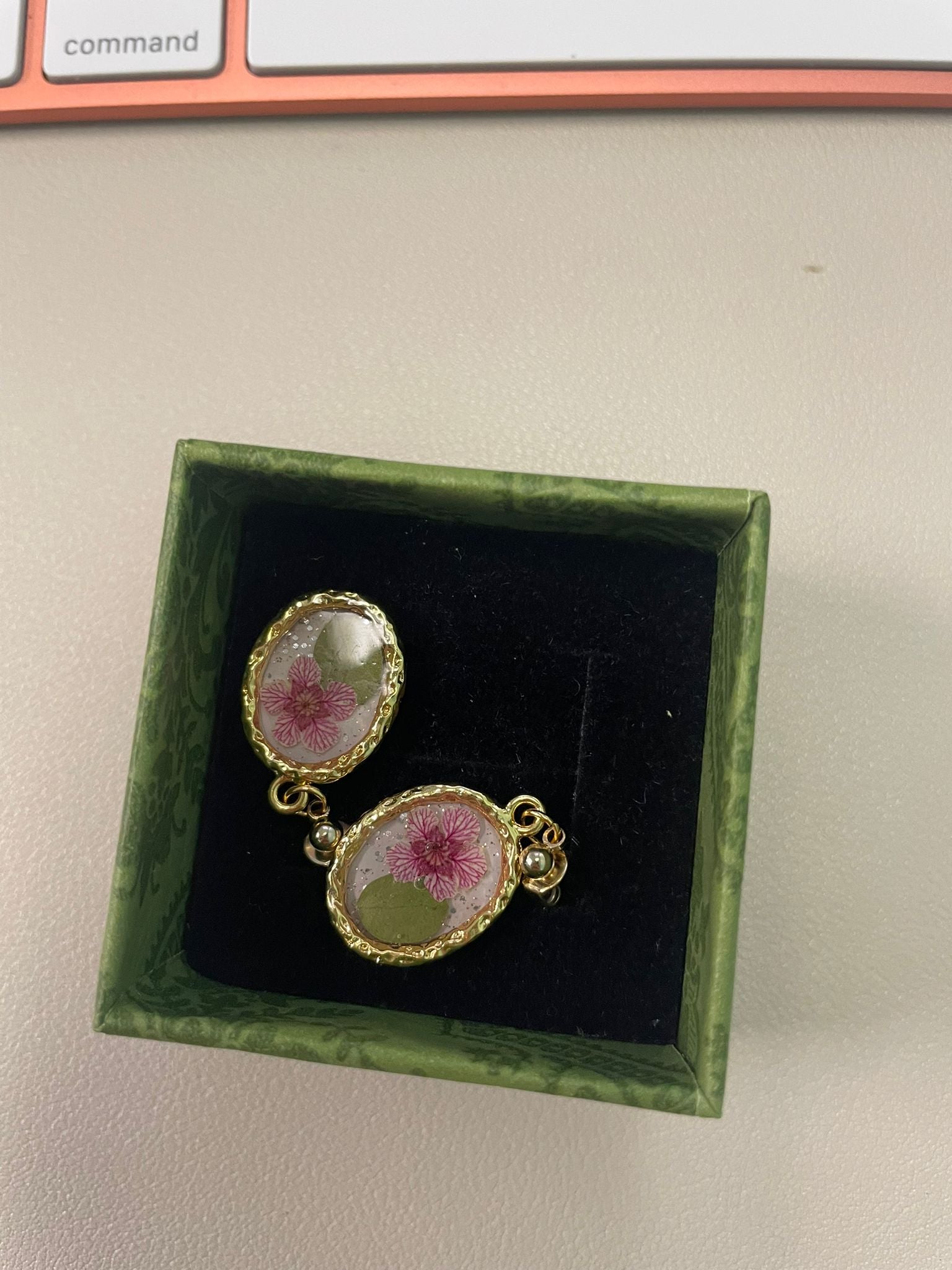 Fresh Flower Ear Studs: Elegant Floral Jewelry