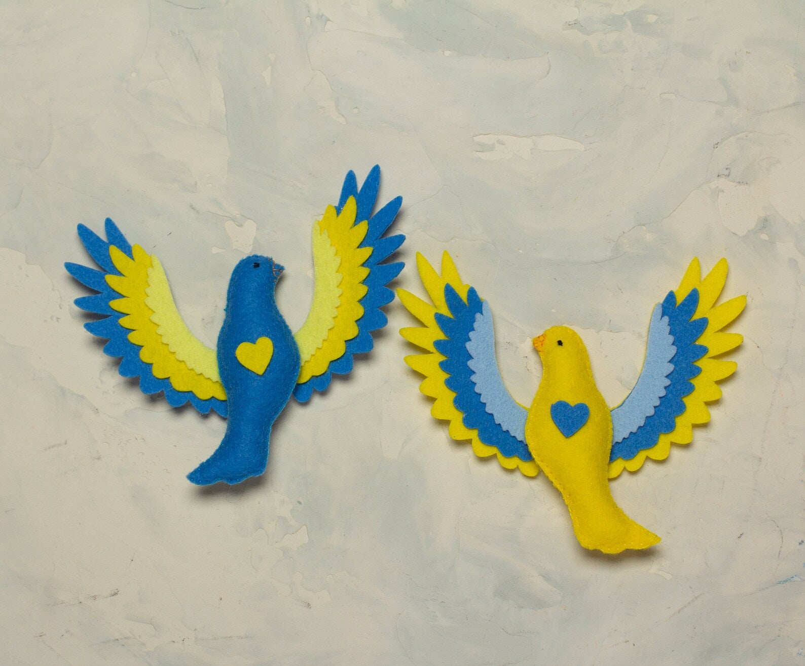 Felt birds in ukrainian blue and yellow colors. Felt ukrainian birds with the loop for easy hanging.