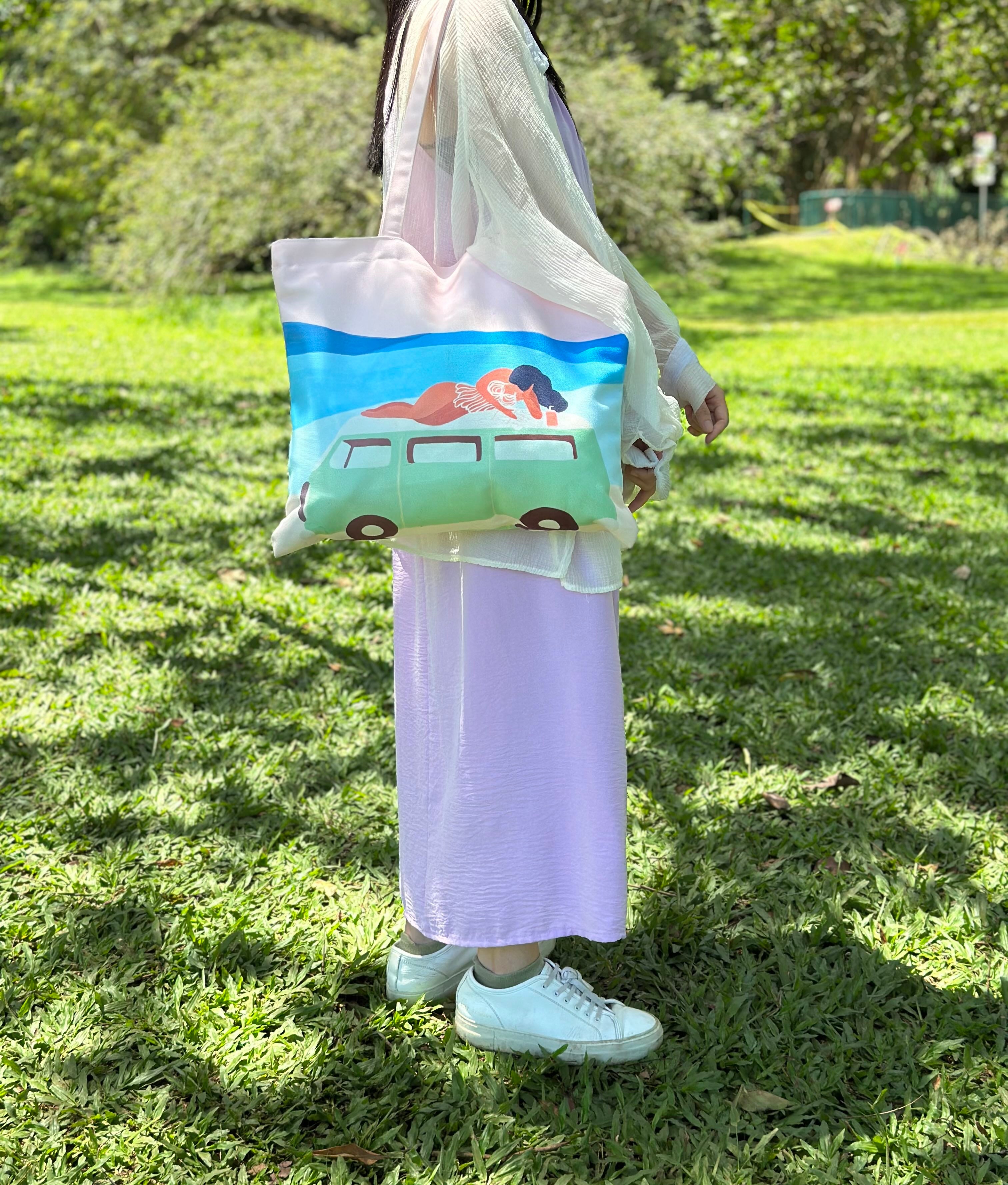 "Pages and Waves"  Tote – Inspired by Hawaii 🌊