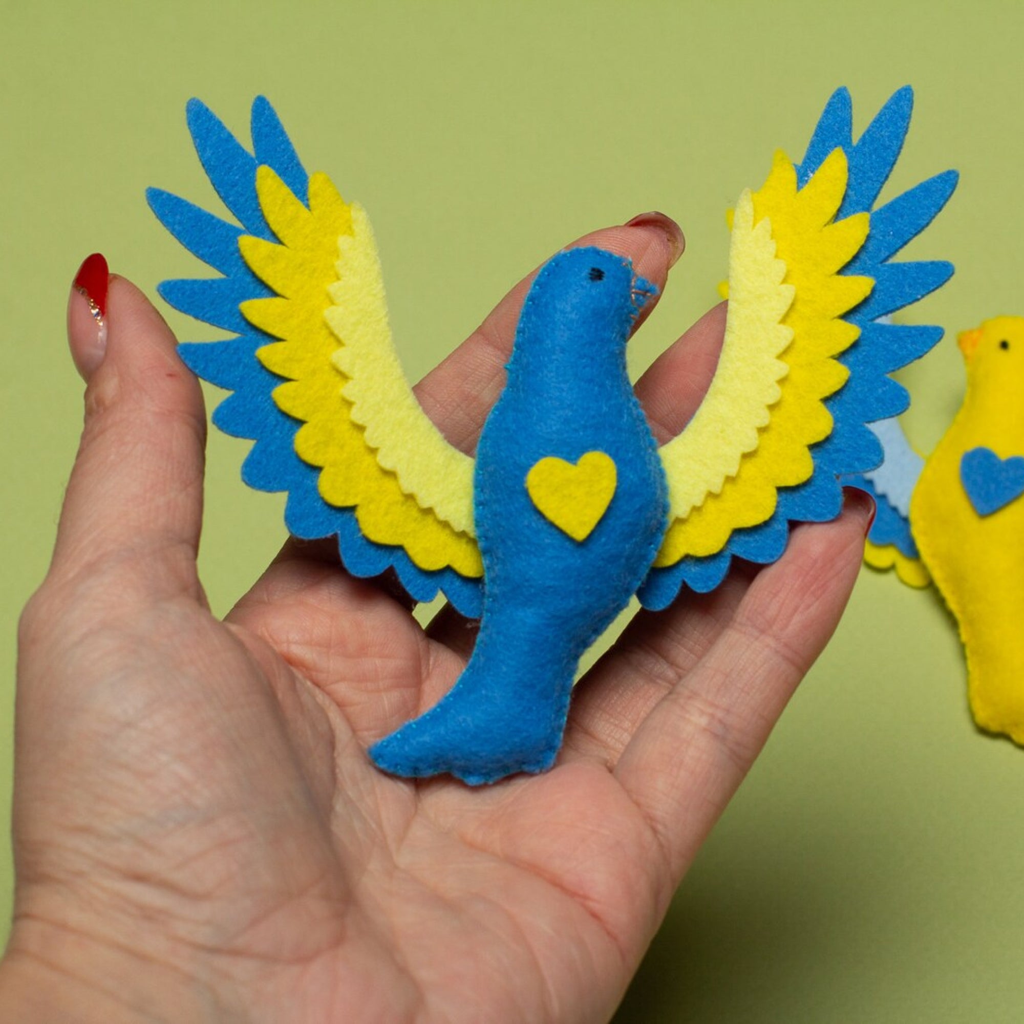Felt birds in ukrainian blue and yellow colors. Felt ukrainian birds with the loop for easy hanging.