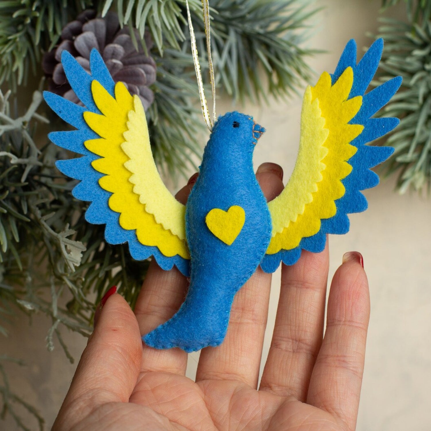 Felt birds in ukrainian blue and yellow colors. Felt ukrainian birds with the loop for easy hanging.